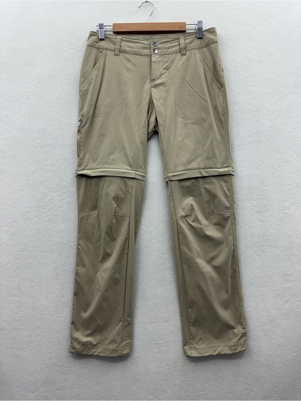 Columbia Women's 8 Tan Omni-Shield Convertible Repellency Hiking Pants
